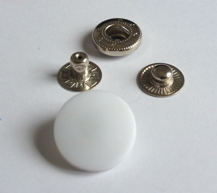 كبسون سوسته معدن وش نايلون 500 طقم